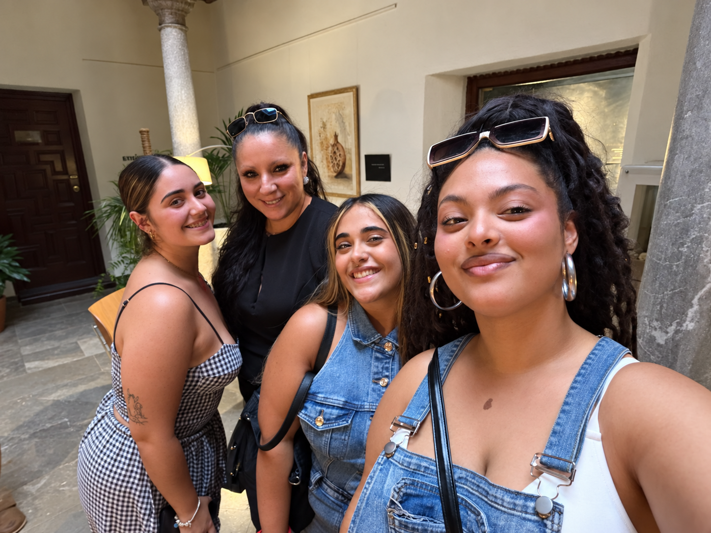 Parte del equipo joven de Radio Dílar Vive